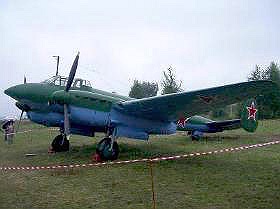 Petljakov PE-2 Lehky (3D Views and Text)